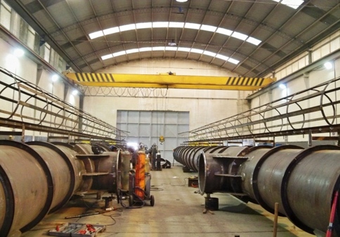 Interior del galpón y puente grúa